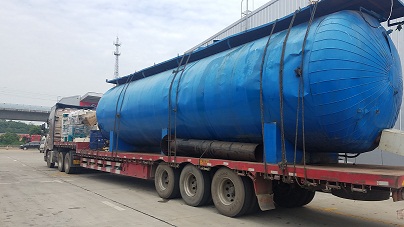 大型罐類(lèi)設(shè)備整車(chē)運(yùn)輸.jpg 大型罐類(lèi)設(shè)備整車(chē)運(yùn)輸.jpg